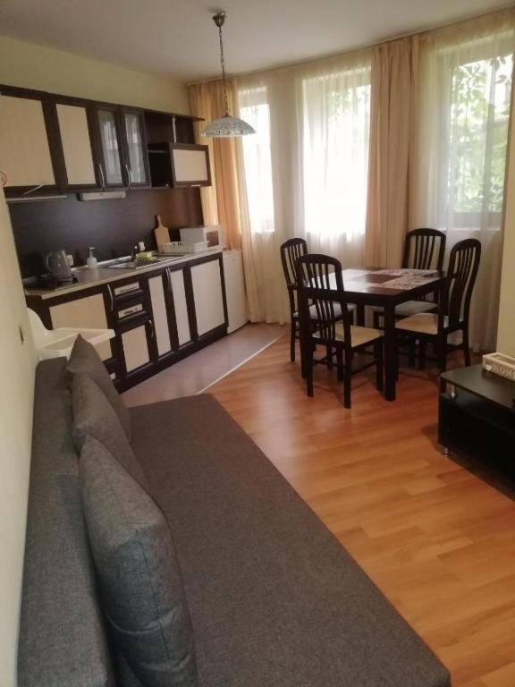 Renta Bg In Apartment *